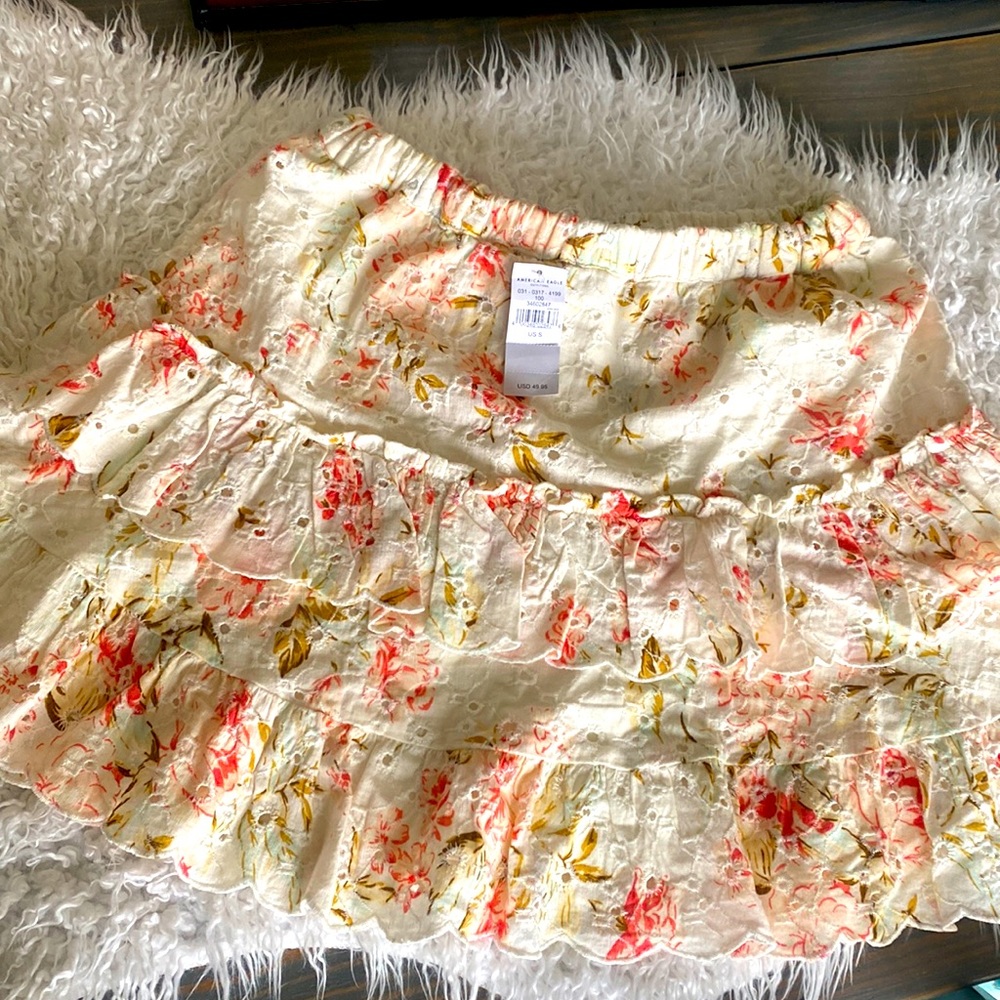 NEW AE ruffle skirt